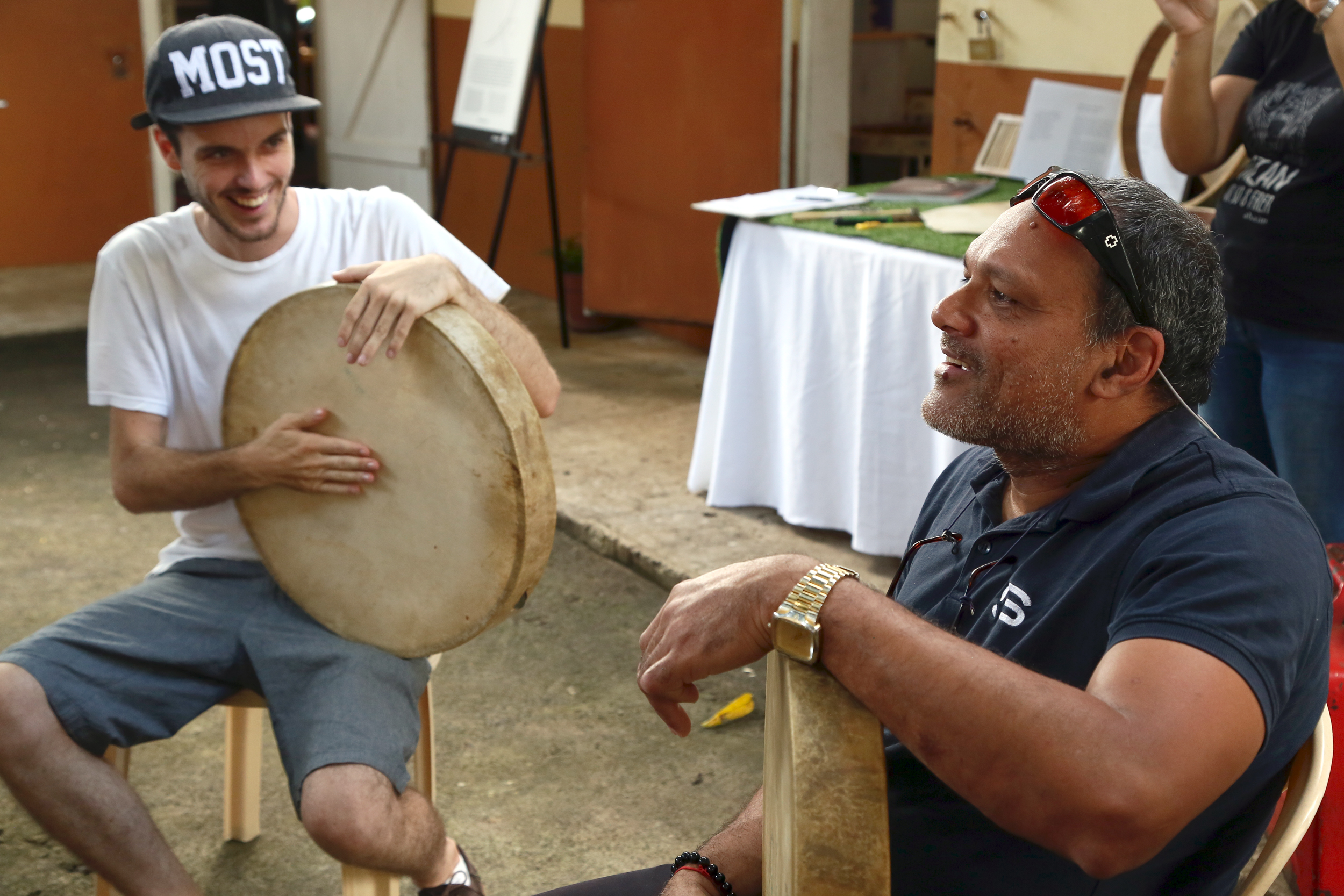 TOURNAGE BELLES D'AME A L?ILE MAURICE - En partenariat avec la MTPA -  L'Initiation au Ravannes ABAIM en compagnie de Marousia Bouvery - Rhold PELAGE  à l'initiation